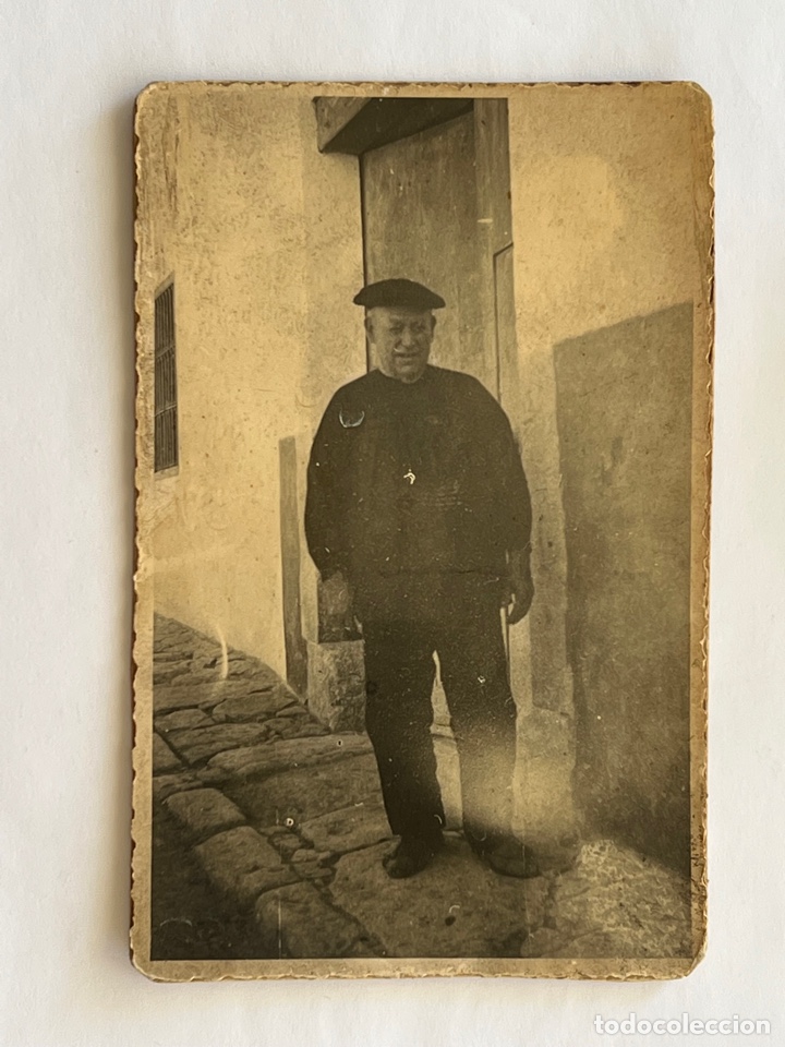 Alte Fotografie: FOTOGRAF&Iacute;A ANTIGUA. El abuelo Pepe.., con blusa y boina negras&hellip; (h.1940?)