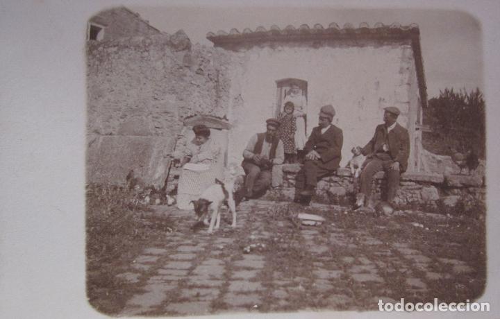 Fotografia antica: ANTIGUA FOTOGRAFIA, GRUPO FAMILIAR. FORMATO TARJETA POSTAL 9X14 CM. IMAGEN 8X10,5 CM