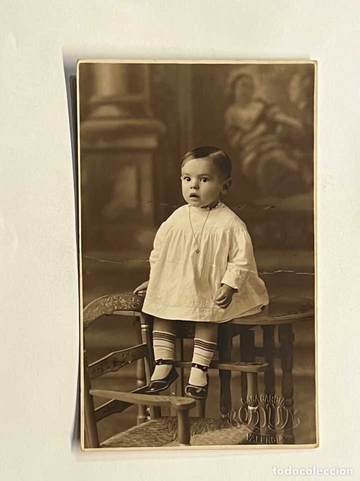 Alte Fotografie: FOTOGRAF&Iacute;A CASA BOLDUN. Ni&ntilde;o con Babero Banco (h.1930?)
