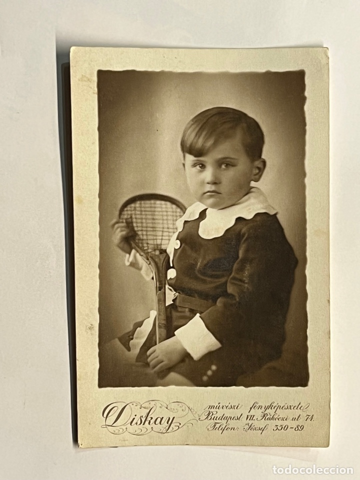 Fotografia antica: NI&Ntilde;OS BUDAPEST. Fotograf&iacute;a Diskay.. Ni&ntilde;o con raqueta de Tenis (h.1945?)