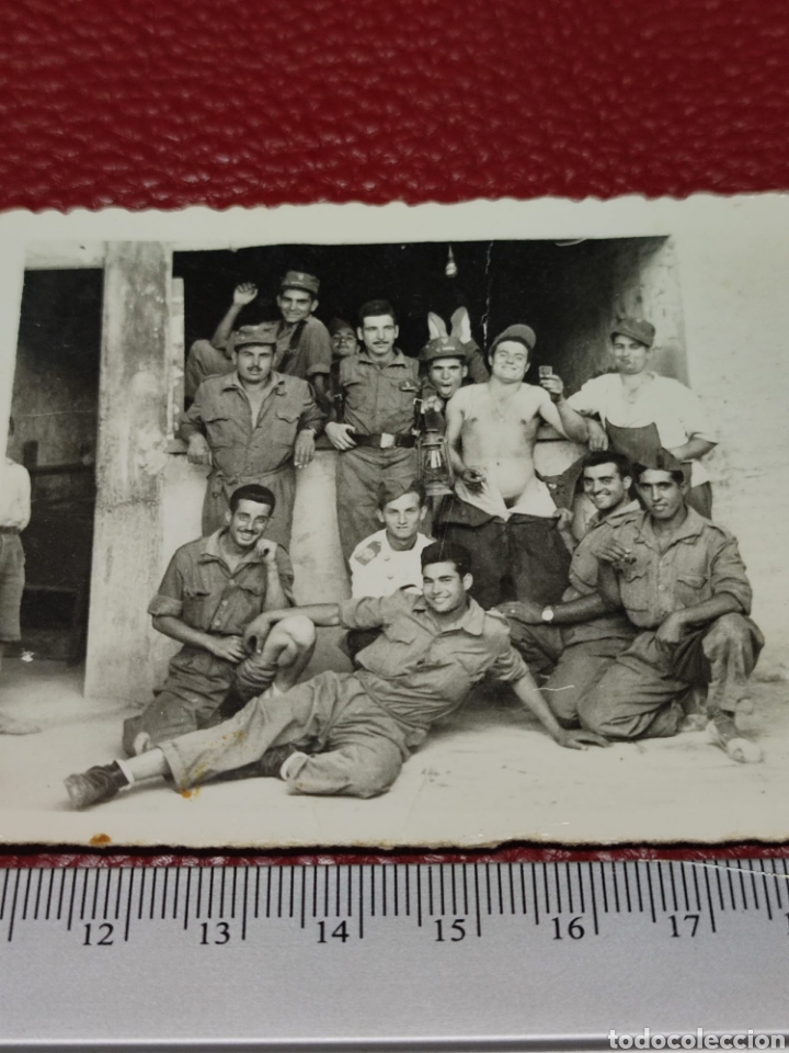 Fotografia antica: Fotograf&iacute;a foto antigua militar 1959 grupo Regimiento artiller&iacute;a 17 Paterna