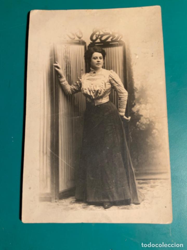 Alte Fotografie: TARJETA POSTAL CON FOTOGRAF&Iacute;A DE SE&Ntilde;ORA, FOT&Oacute;GRAFO A. BAR&Oacute; PRINCIPIOS SIGLO XX
