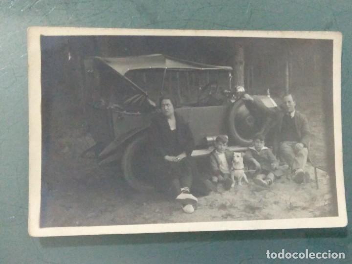 Alte Fotografie: FOTOGRAFIA COCHE CON FAMILIA.