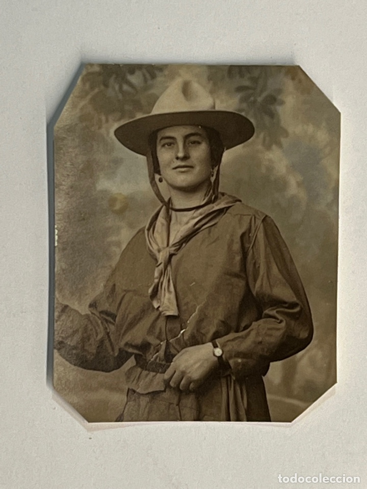 Antique Photography: Fotograf&iacute;a La Primera Boy Scout Valenciana&hellip; (h.1930?) Med&iacute;das: 5,5 x 4 cm., aproximadamente..