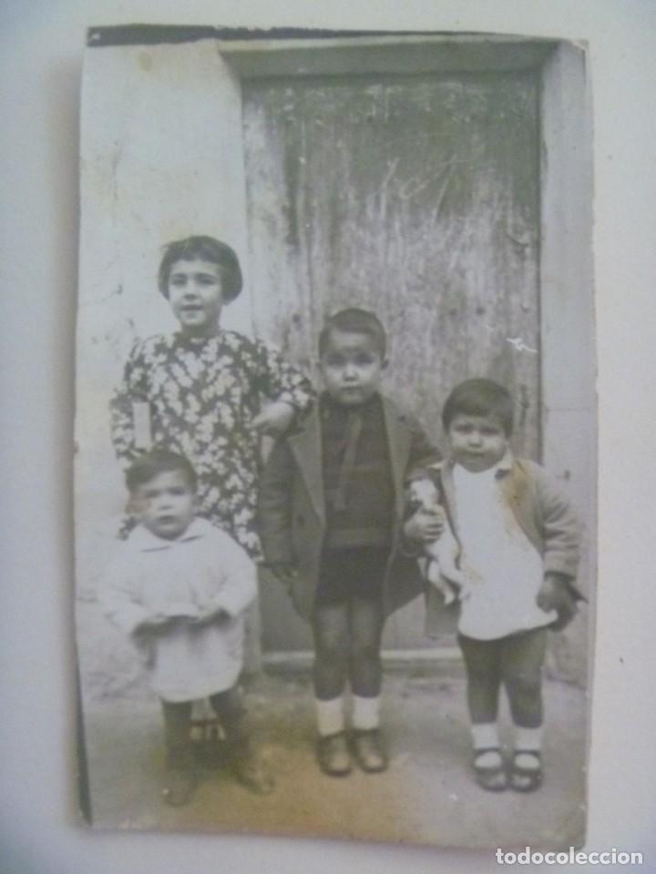 Antique Photography: MINUTERO DE FOTOGRAFO CALLEJERO DE NI&Ntilde;OS, UNA CON MU&Ntilde;ECA. A&Ntilde;OS 40