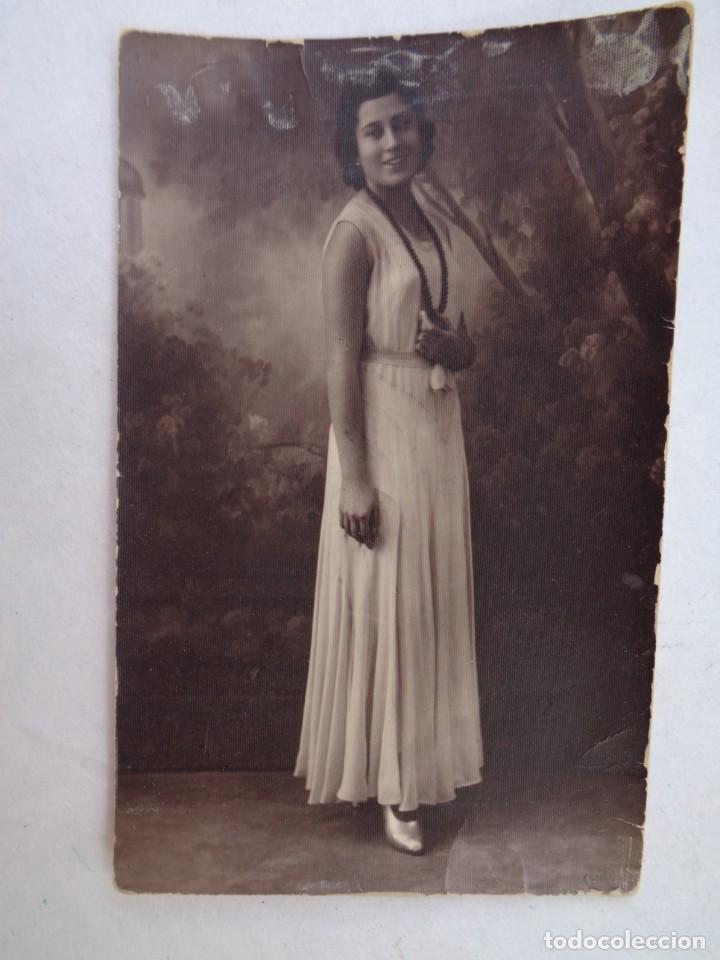 Alte Fotografie: PRECIOSA FOTO DE ESTUDIO DE SE&Ntilde;ORITA CON VESTIDO LARGO. PRINCIPIOS DE SIGLO