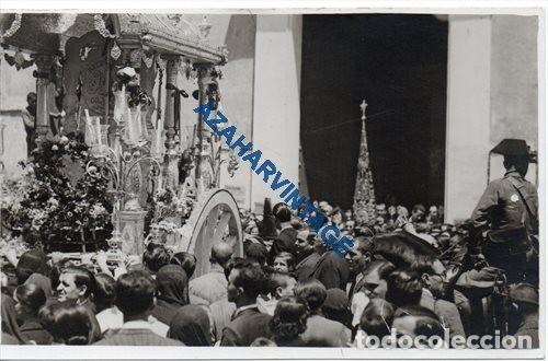 Fotograf&iacute;a antigua: ANTIGUA FOTOGRAFIA CARRETA CON EL SIMPECADO DE LA HERMANDAD DEL ROCIO DE TRIANA, 14X9 CMS
