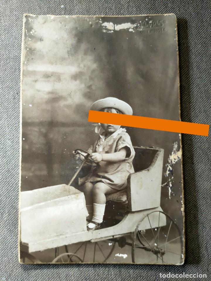Antique Photography: Antigua fotograf&iacute;a postal. ni&ntilde;o con el coche de juguete. Llopis Valencia.