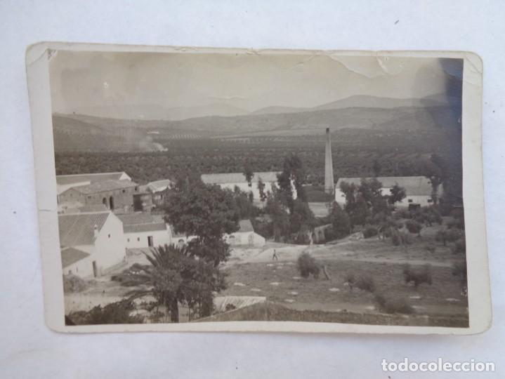 Antique Photography: FOTO DE UN PUEBLO, SIN DATOS , SE VE UNA GRAN CHIMENEA