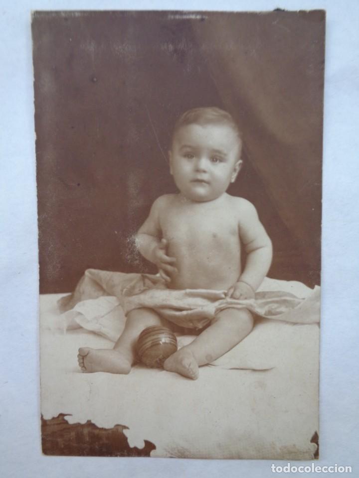 Fotografia antica: PRECIOSA FOTO DE ESTUDIO DE BEBE TAL SE VE , PRINCIPIOS DE SIGLO.