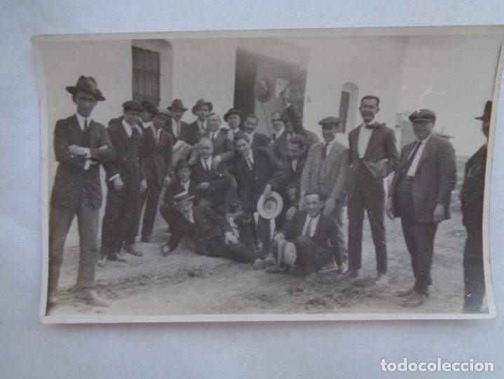 Fotograf&iacute;a antigua: FOTO DE GRUPO DE SE&Ntilde;ORES POSANDO, A&Ntilde;OS 20