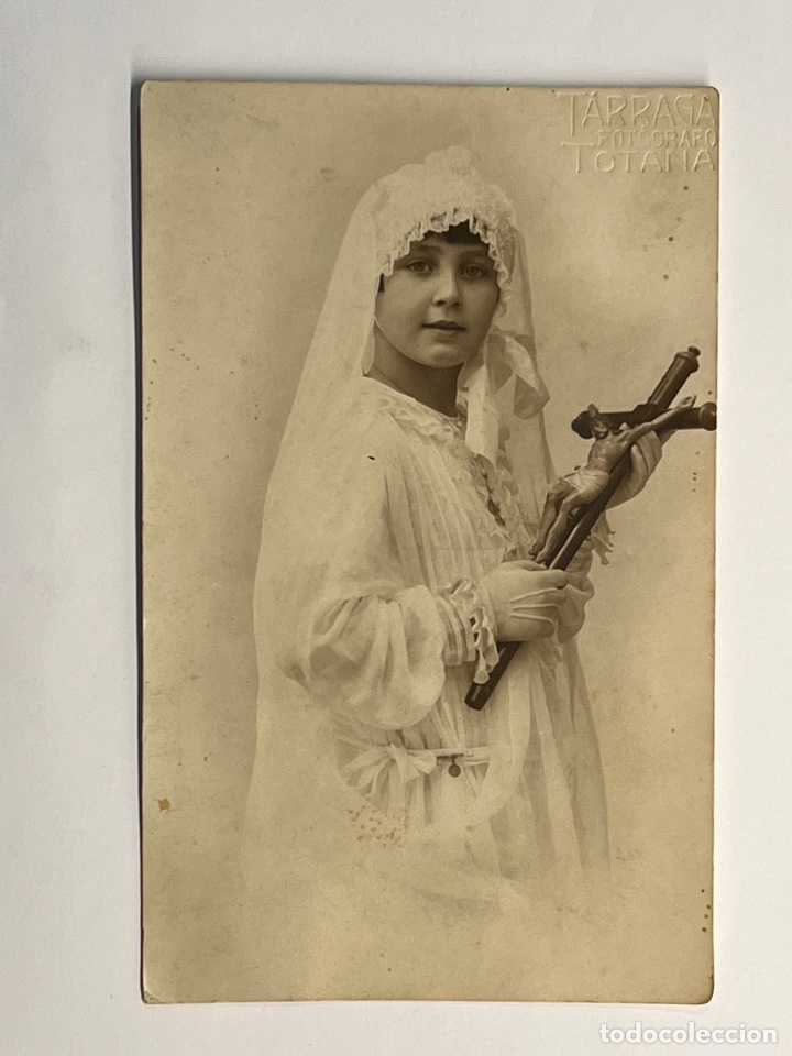 Fotograf&iacute;a antigua: NI&Ntilde;OS. FOTOGRAFO TARRAGA&hellip;.TOTANA, Ni&ntilde;a de Blanco en su Primera Comunion (h.1930?)