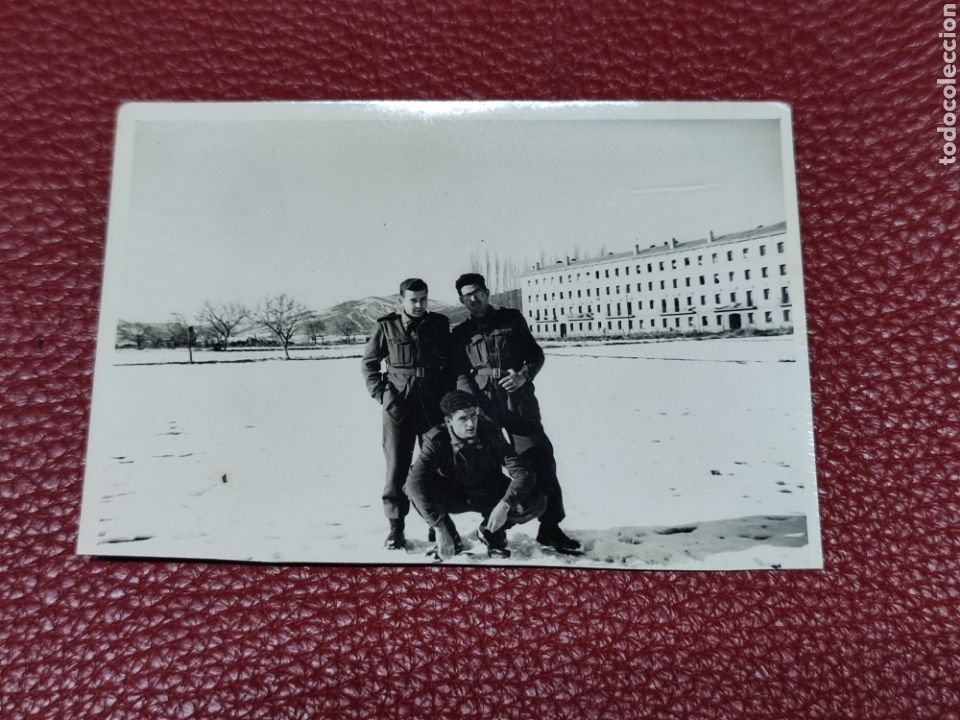 Fotografia antica: Fotograf&iacute;a militar tres soldados a&ntilde;o 58