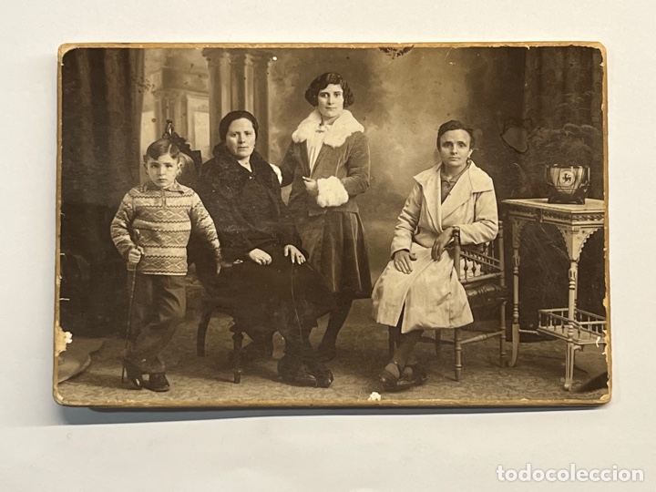 Fotografia antica: CATARROJA, Alejandro Quiles. Fotografo&hellip; Fotografia familiar&hellip; retrato de estudio (h.1920?)