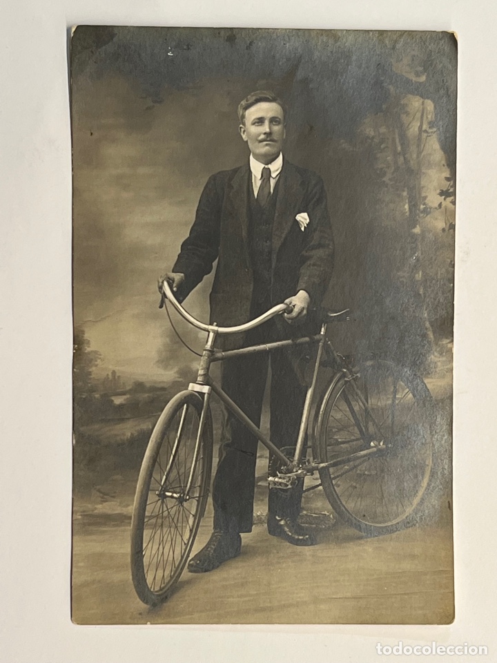 Fotograf&iacute;a antigua: EL SE&Ntilde;OR DE LA BICICLETA. Fotograf&iacute;a antigua&hellip; Retrato de Estudio. An&oacute;nimo (h.1920?)