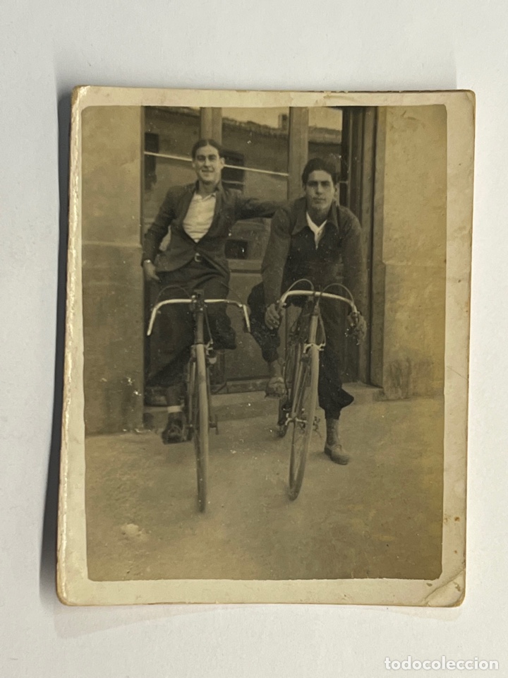 Fotografia antica: MINUTEROS. Fot&oacute;grafos de calle.. el mundo desde una bicicleta&hellip; (h.1945?)