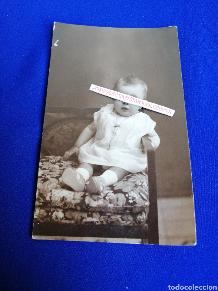 Alte Fotografie: NI&Ntilde;O MODELO POSANDO FOTOGRAF&Iacute;A POSTAL ANTIGUA