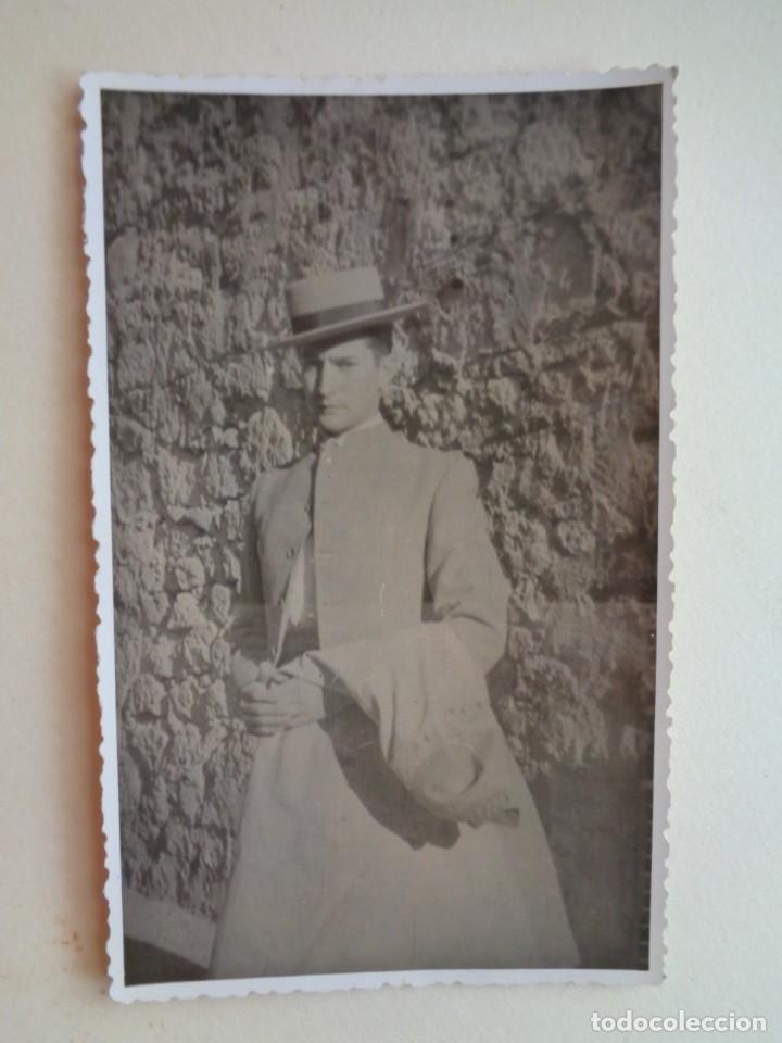 Alte Fotografie: FOTO DE UN TORERO VESTIDO DE CORTO CON SOMBRERO , LO MISMO ES FAMOSO YO NO SE QUIEN ES. A&Ntilde;OS 40