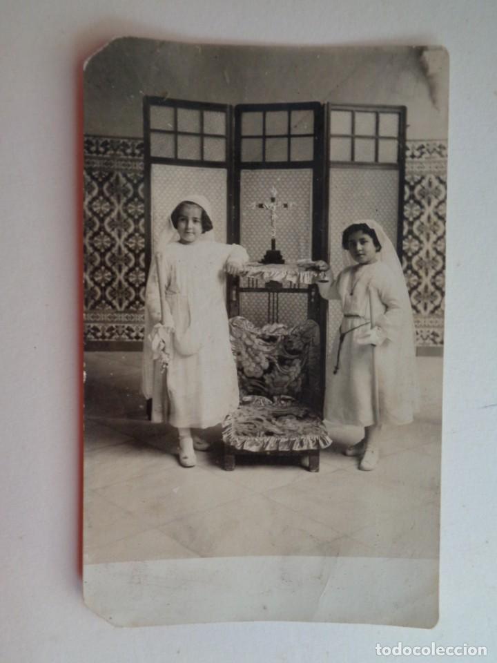 Fotografia antiga: PRECIOSA FOTO DE ESTUDIO DE NI&Ntilde;AS DE PRIMERA COMUNION, PRINCIPIOS DE SIGLO