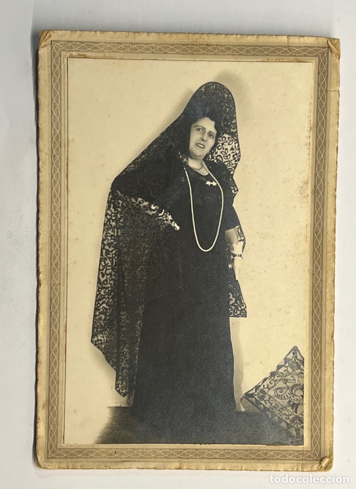 Antique Photography: ALMERIA. Fotograf&iacute;a la Mujer del Collar de Perlas con Teja y Mantilla (a.1935) fot&oacute;grafo an&oacute;nimo