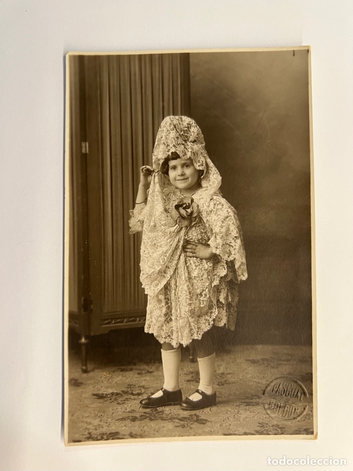 Antique Photography: NI&Ntilde;OS. Fotograf&iacute;a Casa Garcia.. Ni&ntilde;a con Mantilla Blanca&hellip;. (a.1920)