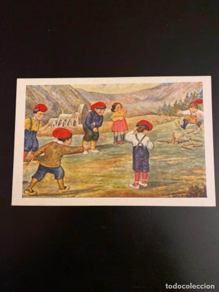 Fotograf&iacute;a antigua: Tarjeta postal catalana numero 16 serie jugant a bitlles cami Ull de Ter