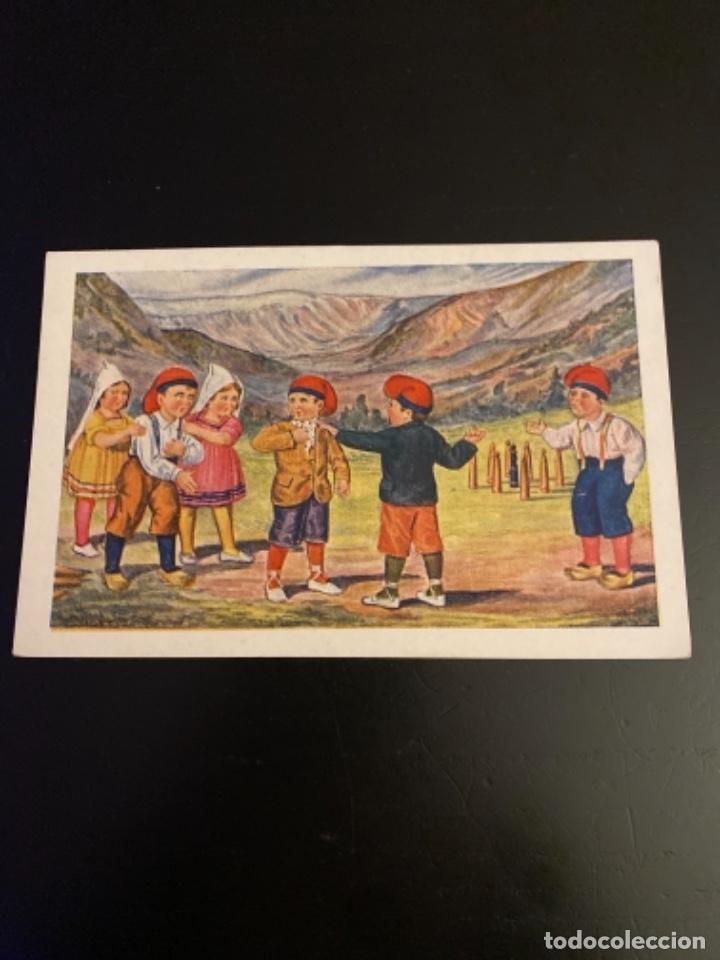 Fotograf&iacute;a antigua: Tarjeta postal catalana numero 17 serie jugant a bitlles cami Ull de Ter