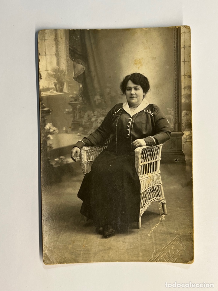 Photographie ancienne: ALMERIA. Fot&oacute;grafo A. Mateos.. Retrato de Estudio. Se&ntilde;ora sentada&hellip; (h.1910?)