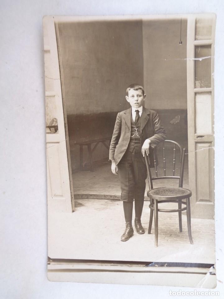 Photographie ancienne: MINUTERO DE FOTOGRAFO CALLEJERO DE NI&Ntilde;O ELEGANTE Y SILLA. PRINCIPIOS DE SIGLO