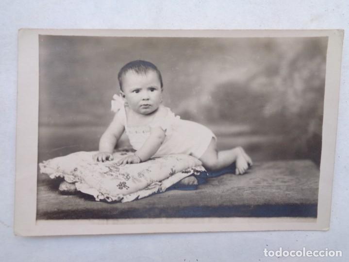 Fotografia antiga: PRECIOSA FOTO DE ESTUDIO DE BEBE TAL SE VE . CASTROPOL, 1927