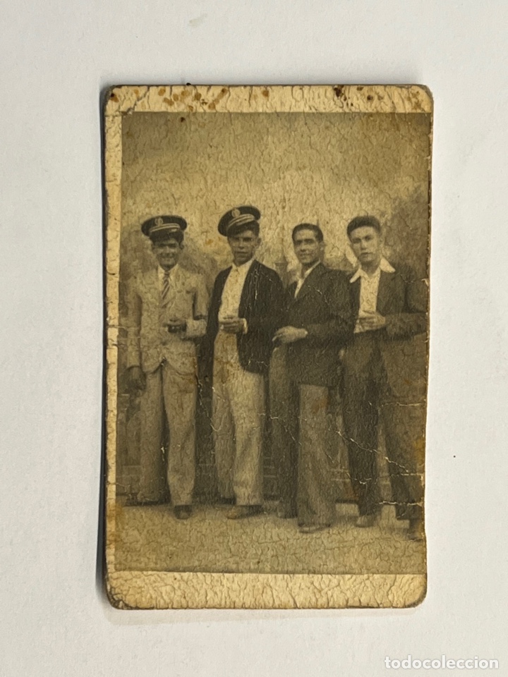 Alte Fotografie: FOTOGRAF&Iacute;A. Aquellos viejos Ordenanzas&hellip; foto deslucida&hellip; (h.1930?) Med&iacute;das: 4,5 x 7 cm.,