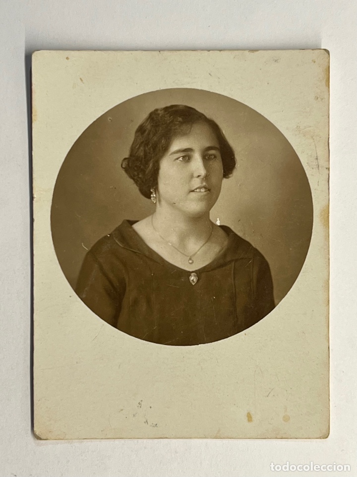 Fotografia antiga: ALMERIA. Fotograf&iacute;a de la Guapa Encarnita&hellip; (a.1924) dedicada&hellip; Med&iacute;das: 6,5 x 8,5 cm.,