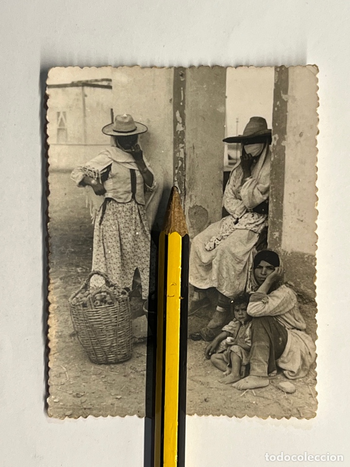Alte Fotografie: TAFERSIT, Marruecos Espa&ntilde;ol. Grupo de Moras transportando alimentos (a.1955)