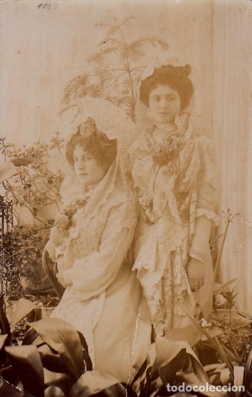 Fotograf&iacute;a antigua: Retrato de damas con mantilla. A&ntilde;o 1903. aa