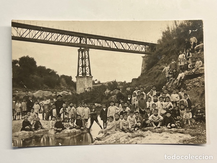 Fotografia antiga: ONTENIENTE. Fotograf&iacute;a Escolar Puente de Hierro.. Finca San Agustin, de Excursi&oacute;n con los alumnos
