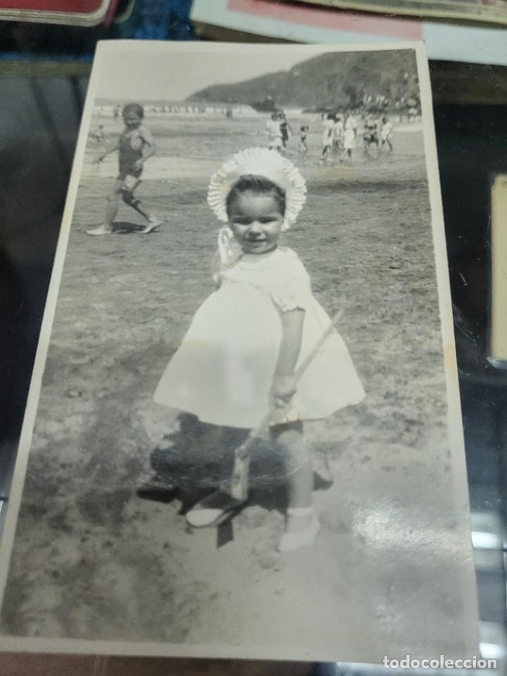 Alte Fotografie: ANTIGUA FOTOGRAFIA NI&Ntilde;A EN LA PLAYA BA&Ntilde;ISTAS