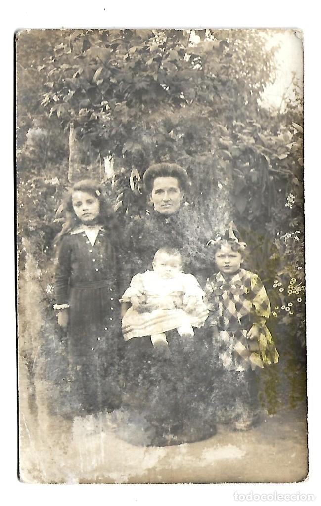 Fotograf&iacute;a antigua: ER-FOTOGRAFIA ANTIGUA DE UNA MADRE CON SUS HIJOS