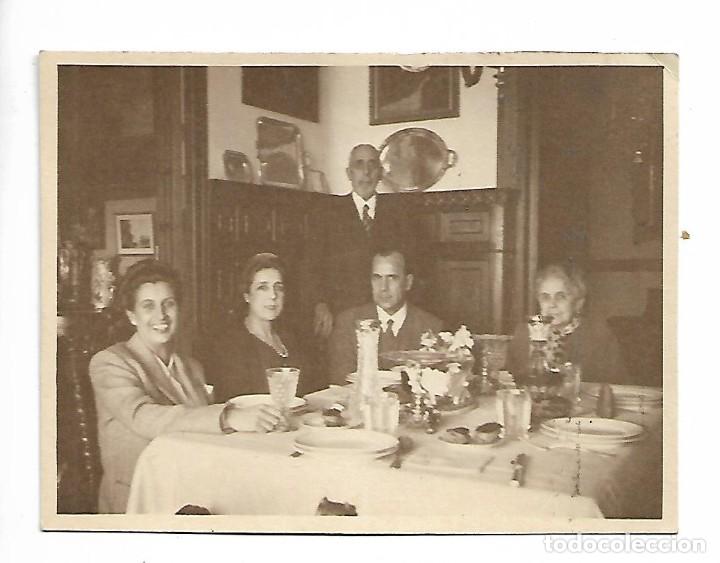 Fotografia antiga: ER-FOTOGRAFIA ANTIGUA DE UNA FAMILIA COMIEDO