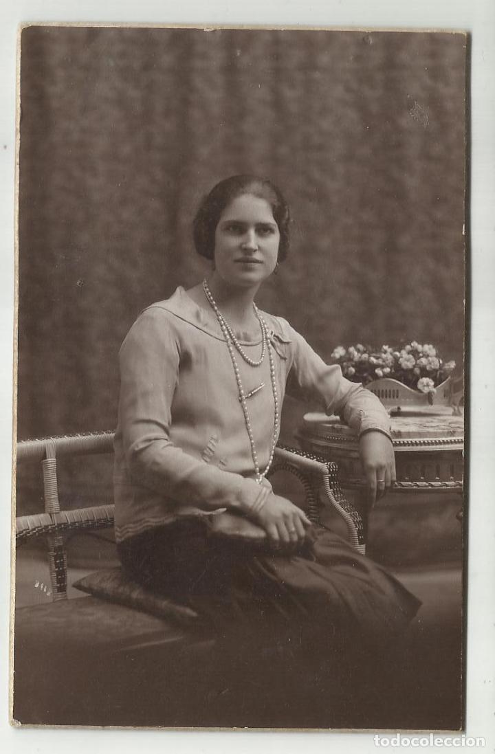 Fotografia antica: se&ntilde;orita foto rafael barcelona