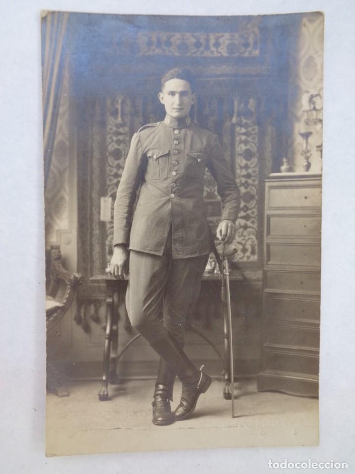 Antique Photography: FOTO DE ESTUDIO DE MILITAR DE CABALLERIA DE LANCEROS DE VILLAVISIOSA CON SABLE. PRINCIPIOS DE SIGLO