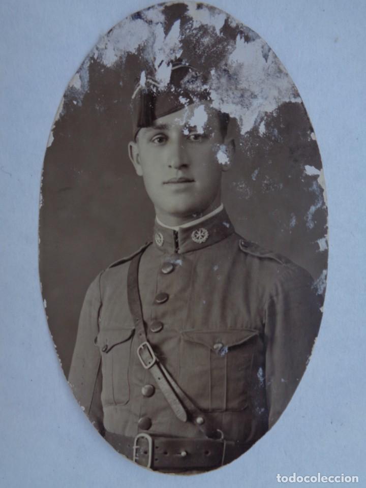 Antique Photography: FOTO DE ESTUDIO DE SOLDADO DE SANIDAD MILITAR CON GORRILLO DE BORLA, A&Ntilde;OS 20. &iexcl; DA&Ntilde;ADA !!