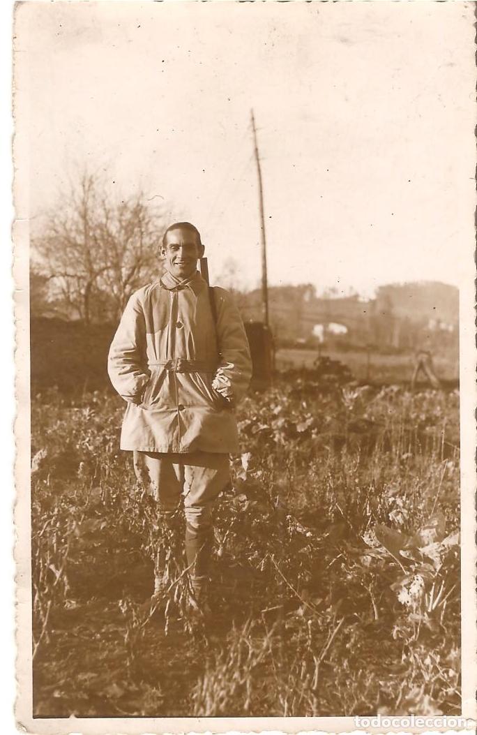 Fotografia antica: FOTO-POSTAL, CAZADOR CON SU ALMA AL HOMBRO, 8X13