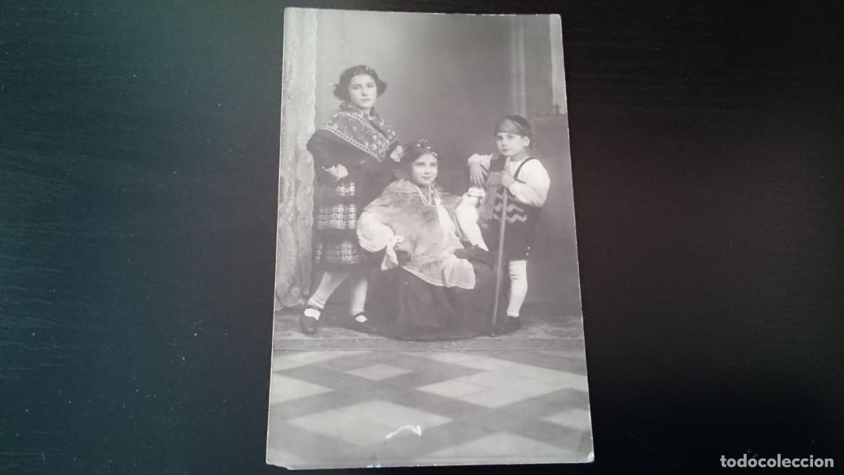 Fotograf&iacute;a antigua: FOTOGRAF&Iacute;A TARJETA POSTAL NI&Ntilde;OS CON TRAJE REGIONAL - NO CIRCULADA NO ESCRITA