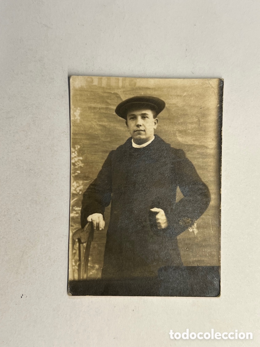 Fotografia antiga: FOTOGRAF&Iacute;A. El Se&ntilde;or P&aacute;rroco&hellip; (h.1945?) Med&iacute;das: 4,5 x 6,5 cm., aproximadamente&hellip;