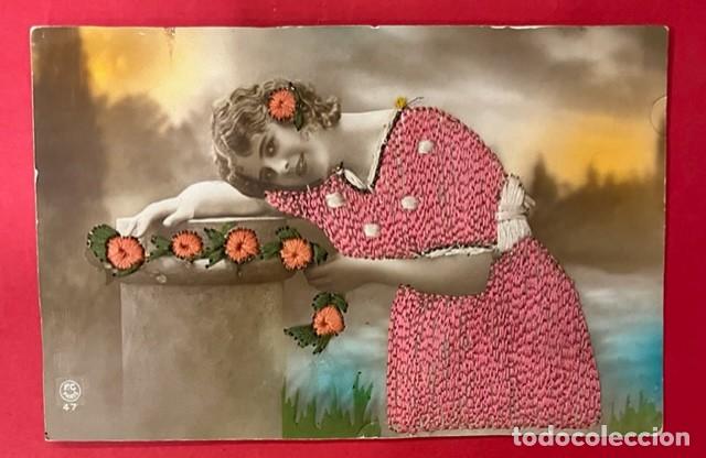 Antique Photography: POSTAL DE DAMA BORDADA A MANO. USADA FIRMA F. MONTILLA