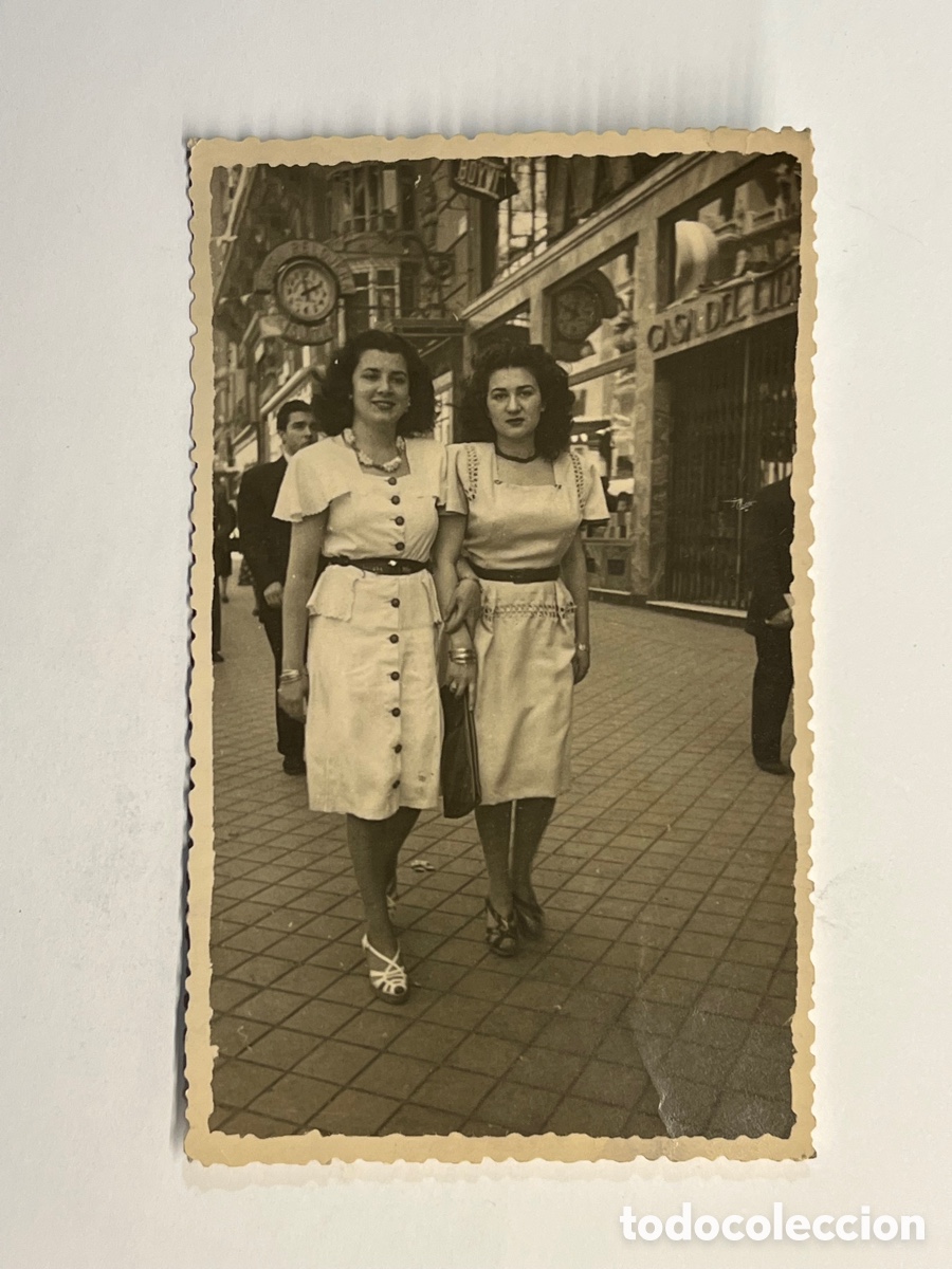 madrid. señoras por la gran vía….(h.1950?) medí - Compra venta en  todocoleccion