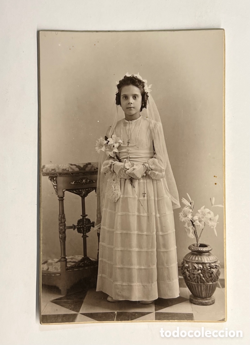 Fotograf&iacute;a antigua: NI&Ntilde;OS ONTENIENTE. BLAYA, fot&oacute;grafo. Ni&ntilde;a de Blanco en su primera Comuni&oacute;n (h.1920?)