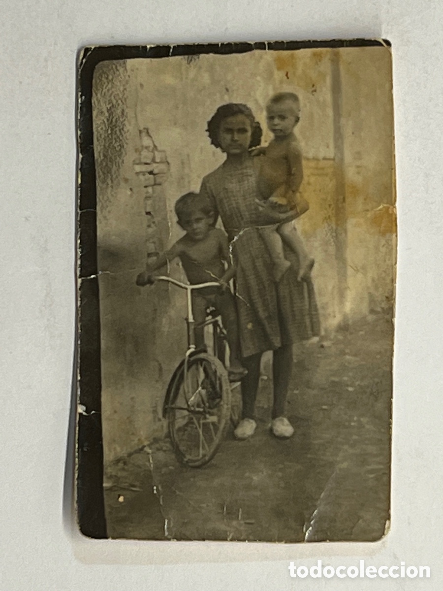 Antique Photography: MINUTEROS. Fot&oacute;grafos de calle&hellip; Postguerra historia de una bicicleta&hellip; (h.1940?) fatigada&hellip;