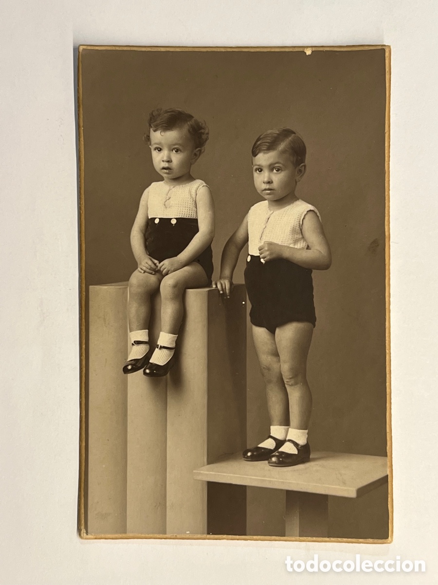 Antique Photography: NI&Ntilde;OS. Fotograf&iacute;a BOLDUN. Casa Garcia. Retrato de estudio.. Hermanitos&hellip;. (h.1920?)