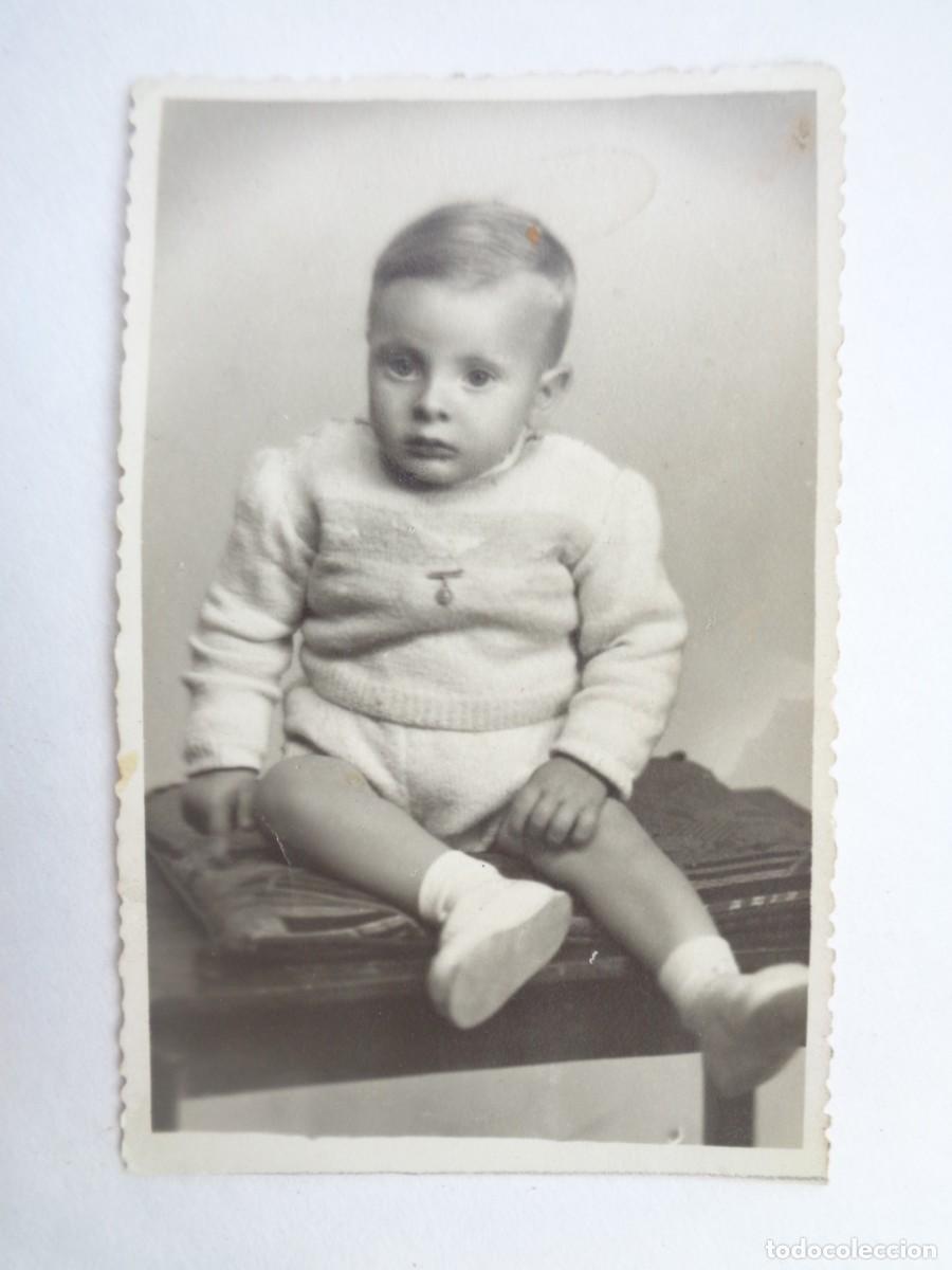 Fotografia antica: PRECIOSA FOTO DE ESTUDIO DE NI&Ntilde;O PEQUE&Ntilde;O , 1945
